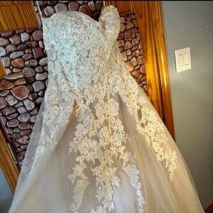NWT Wedding Dress Size 12!!
